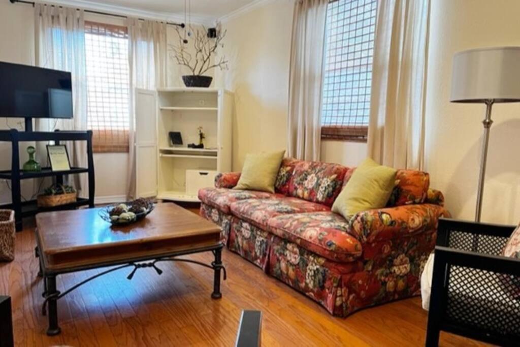 House Close To Downtown, Airport, Raymond Stadium, And Many Places * Tampa